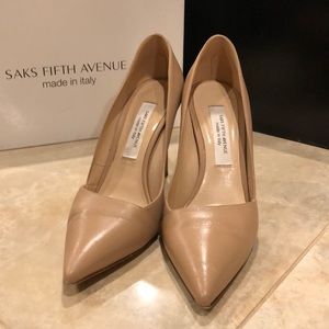 Nude pointed toe Sak’s Fifth Avenue pumps
